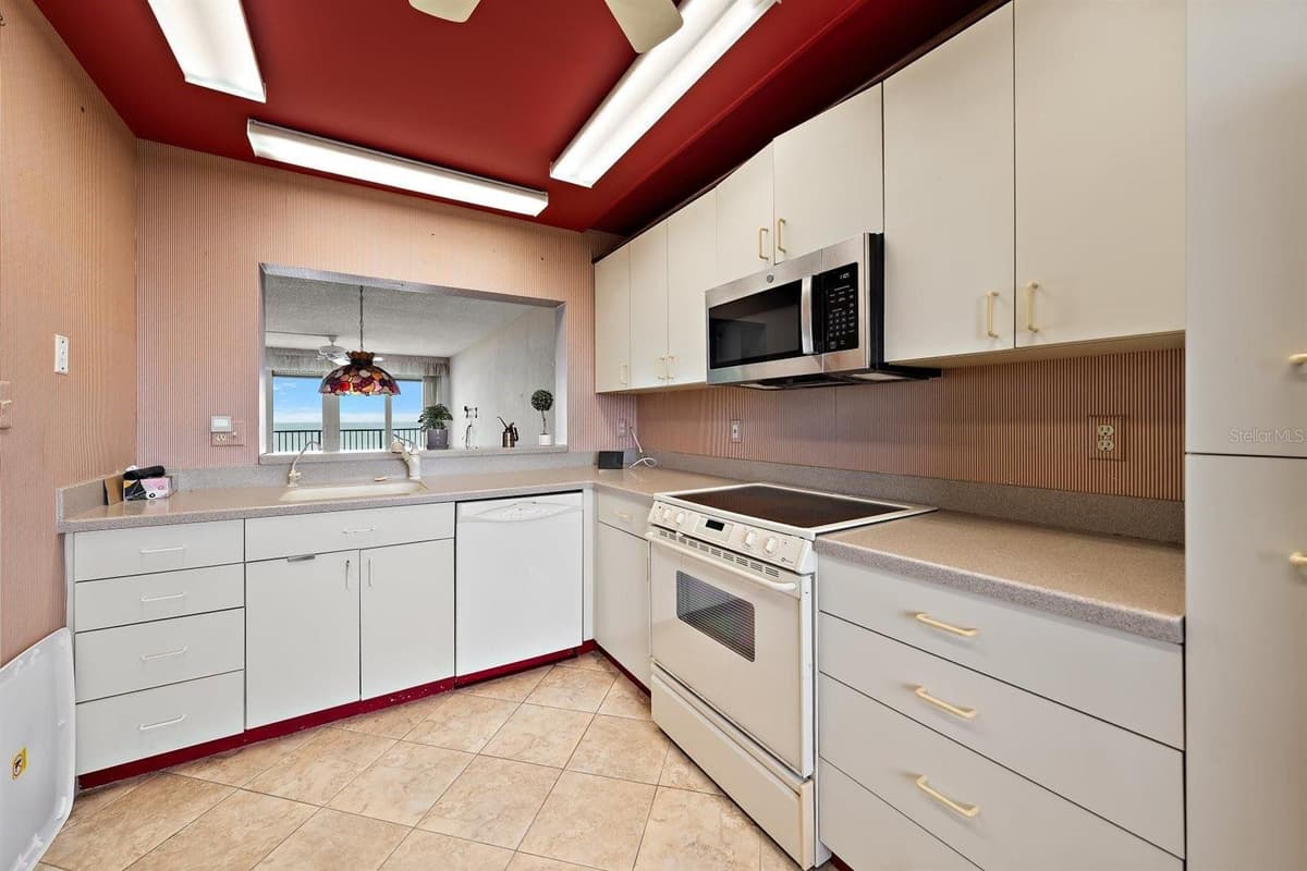 1250 GULF BOULEVARD — photo 5 of 32