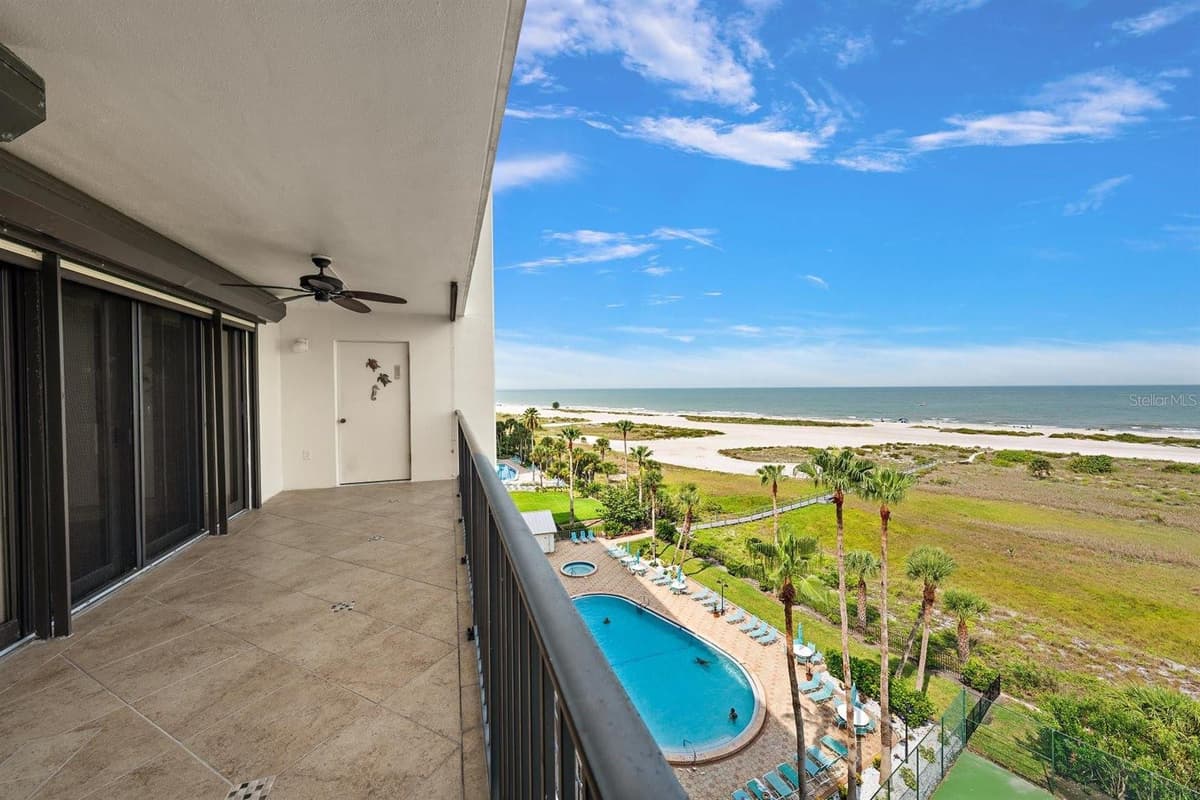 1250 GULF BOULEVARD — photo 11 of 32