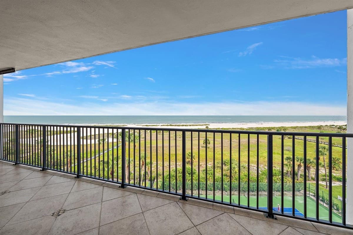 1250 GULF BOULEVARD — photo 10 of 32