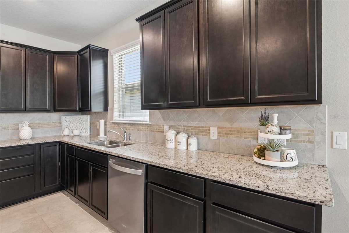 7873 YALE HARBOR DRIVE — photo 11 of 26