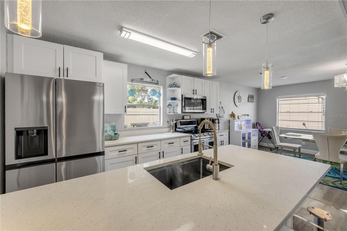 2952 CARRIAGE DRIVE — photo 7 of 35