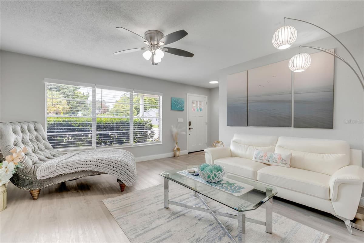 2952 CARRIAGE DRIVE — photo 3 of 35