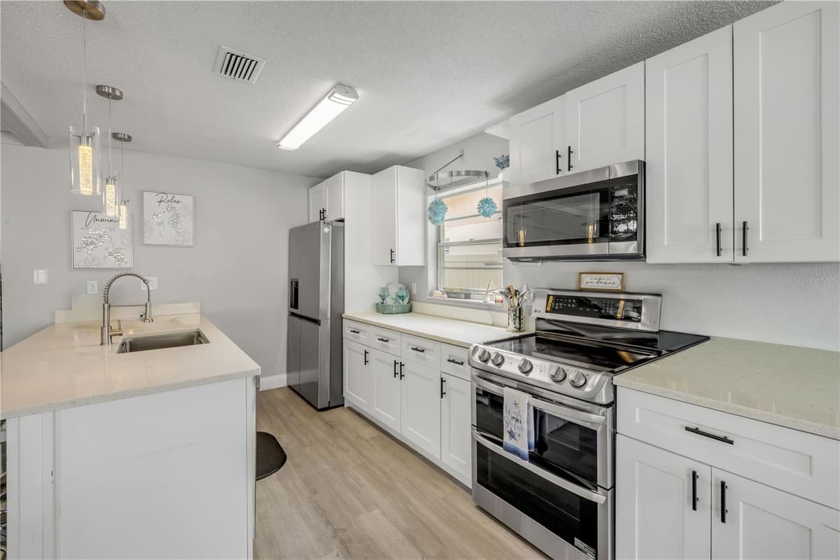 2952 CARRIAGE DRIVE — photo 6 of 35