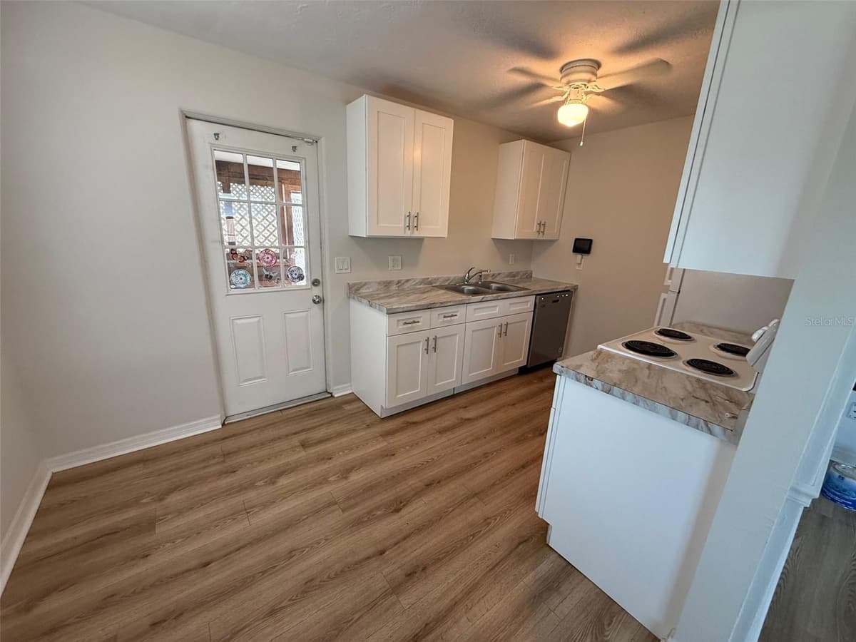 2217 20TH AVENUE — photo 3 of 15