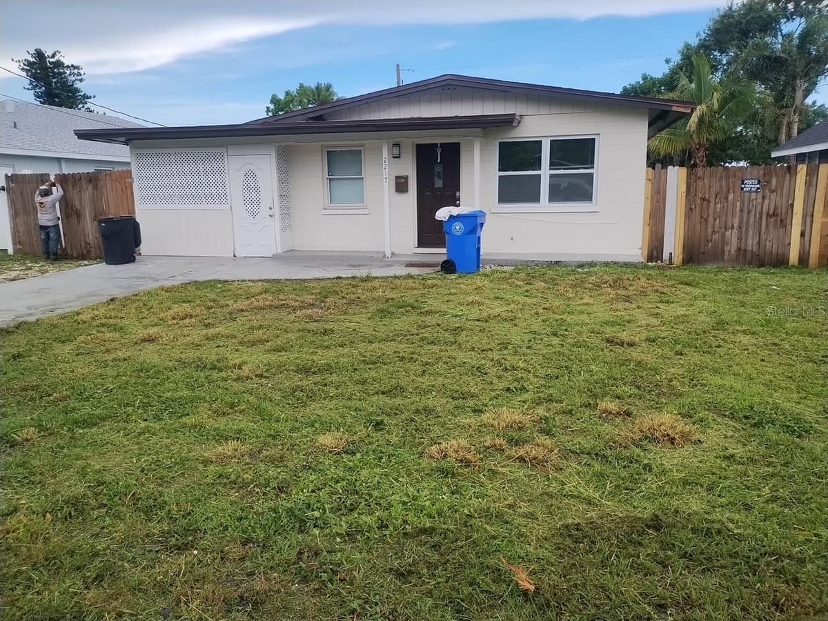 2217 20TH AVENUE — photo 1 of 15