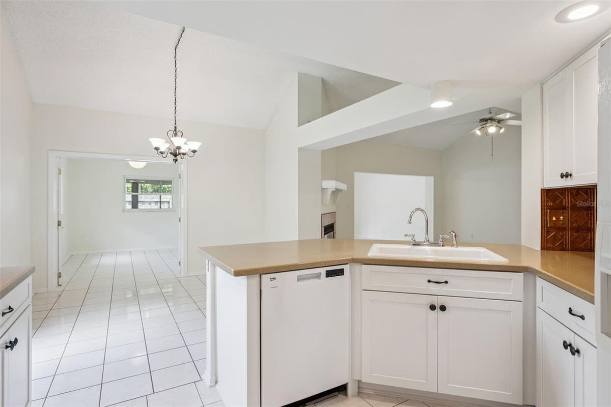 467 CIDERMILL PLACE — photo 9 of 46