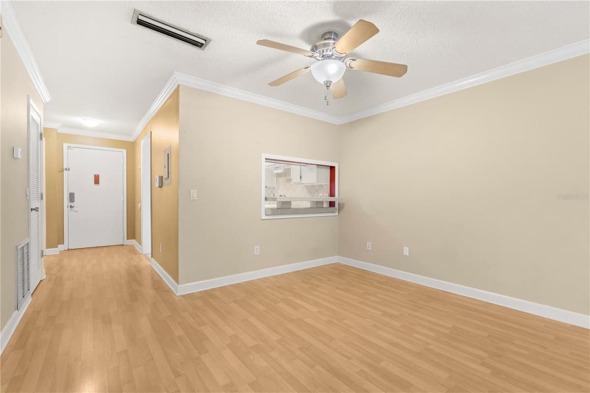 3823 OAK DRIVE — photo 7 of 31