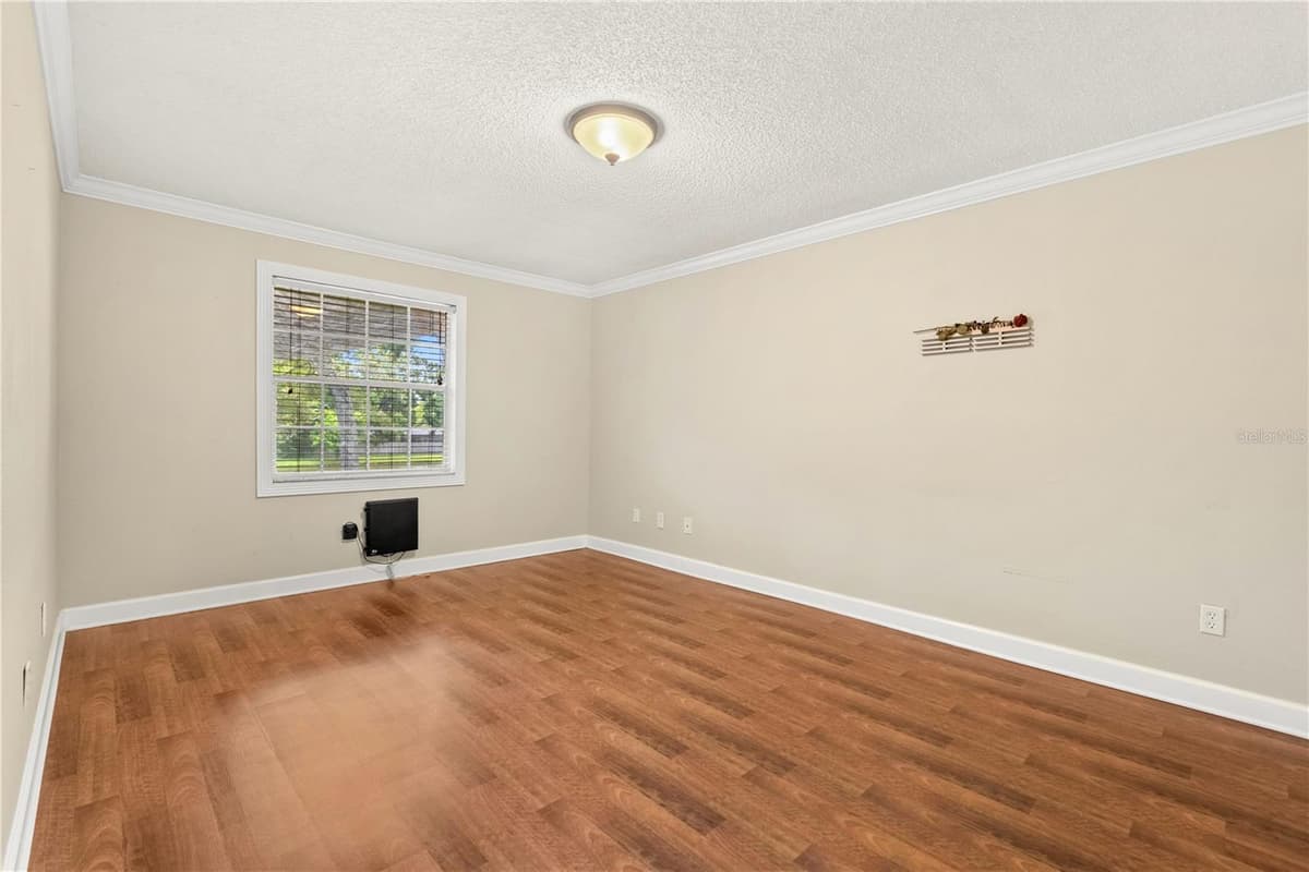3823 OAK DRIVE — photo 12 of 31