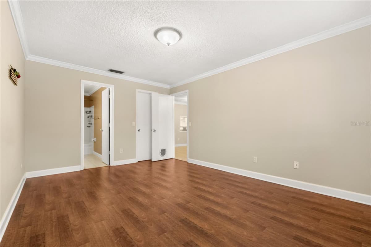 3823 OAK DRIVE — photo 11 of 31
