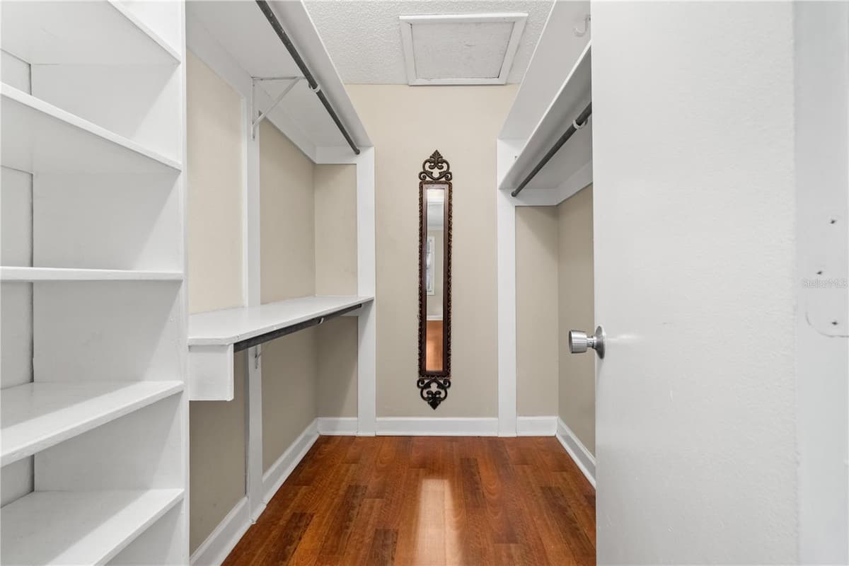 3823 OAK DRIVE — photo 13 of 31