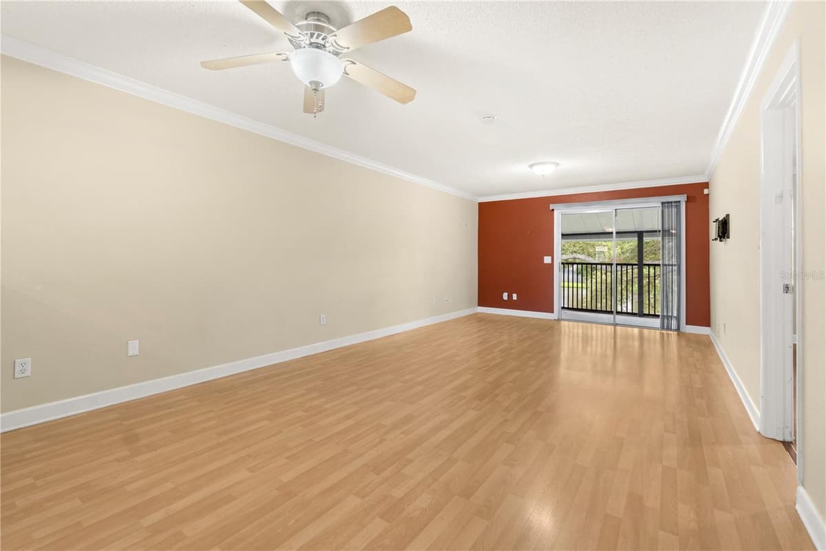 3823 OAK DRIVE — photo 9 of 31