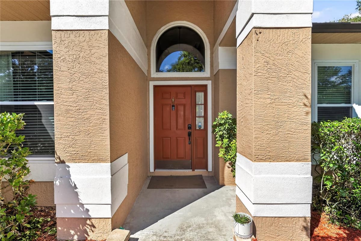 1907 WESTBOURNE DRIVE — photo 2 of 31