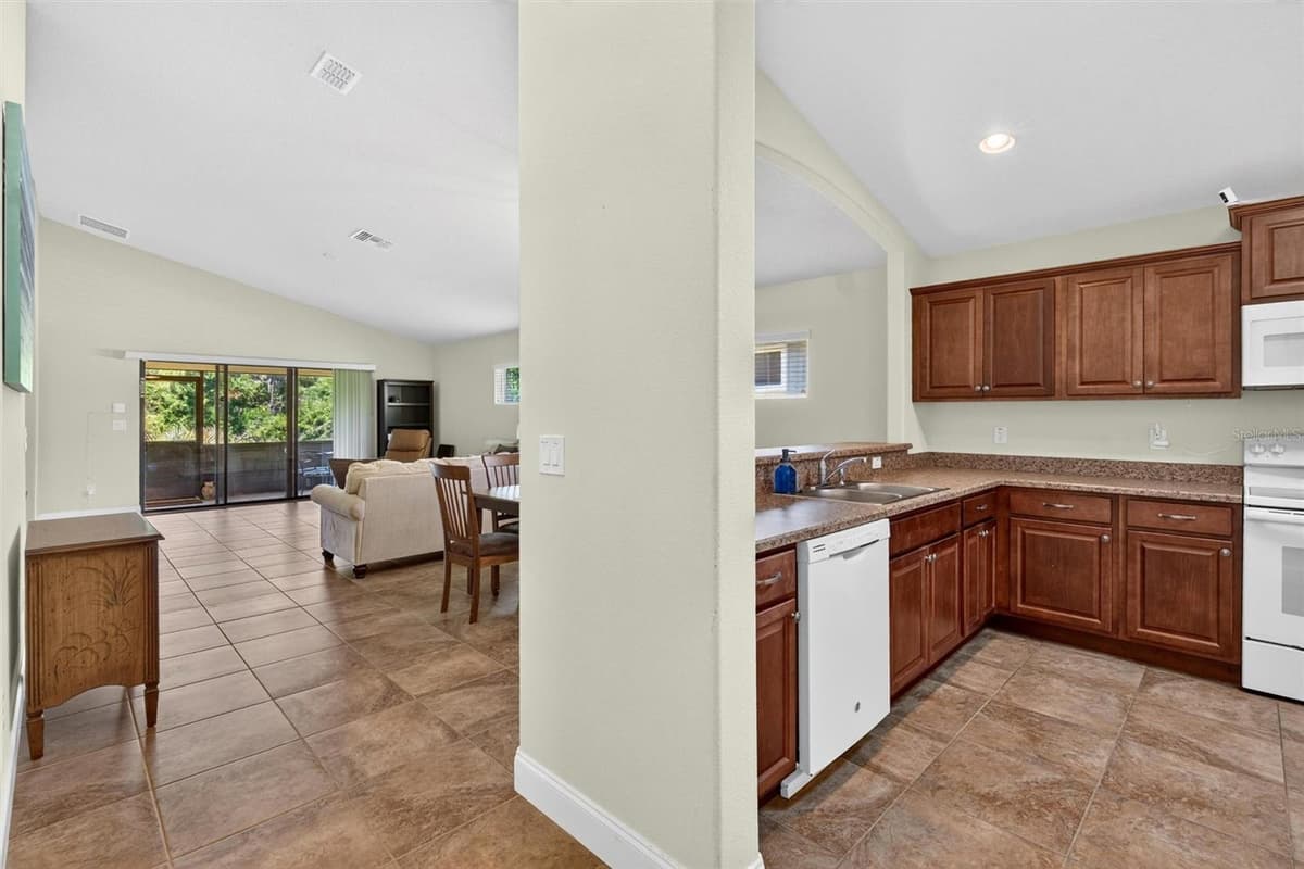 3164 CONNEMARA DRIVE — photo 10 of 53