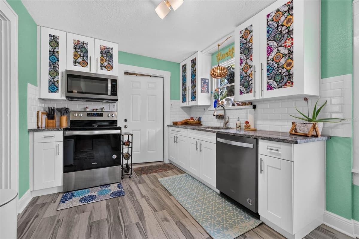 2042 14TH STREET — photo 10 of 36