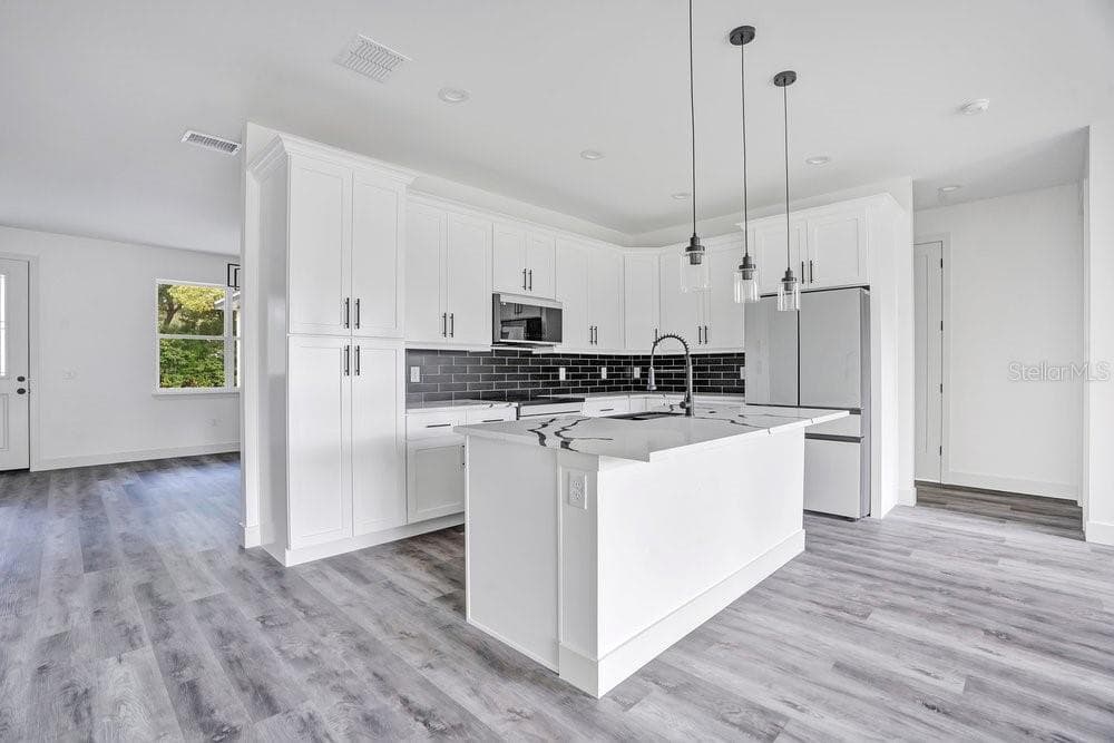 551 DOWLING CIRCLE — photo 14 of 41