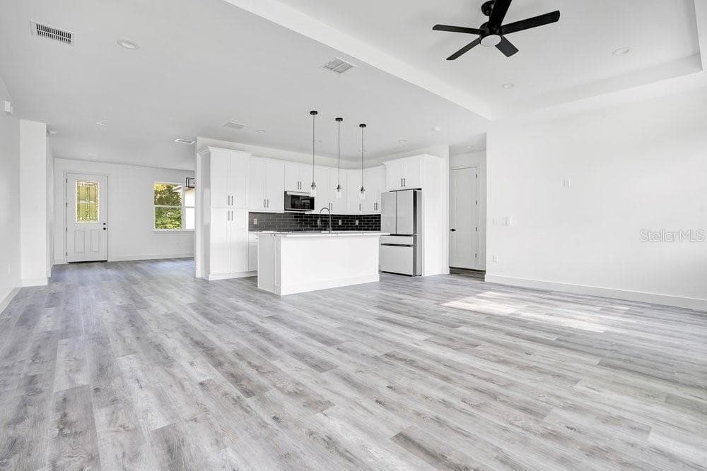 551 DOWLING CIRCLE — photo 12 of 41