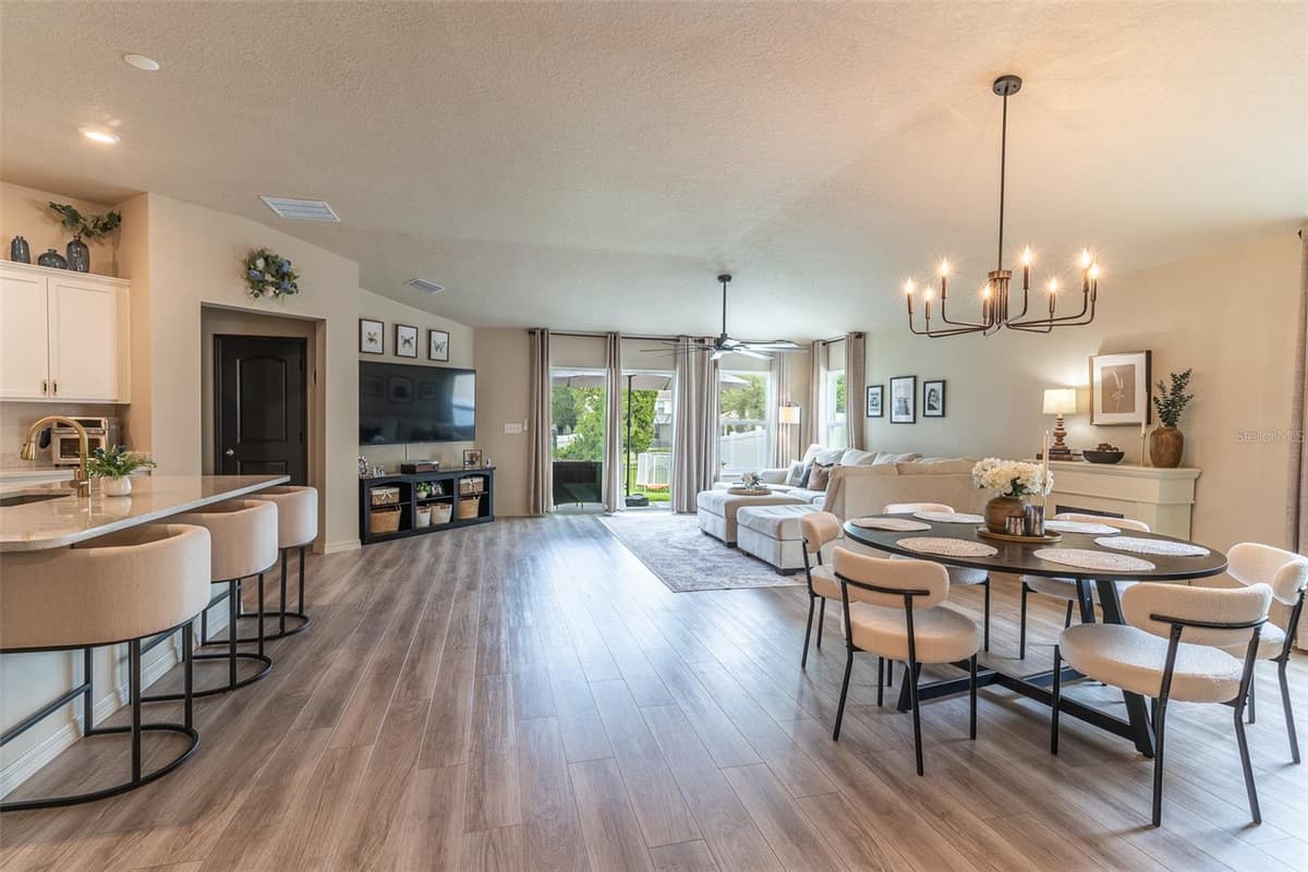 615 VALRI PARK DRIVE — photo 4 of 37