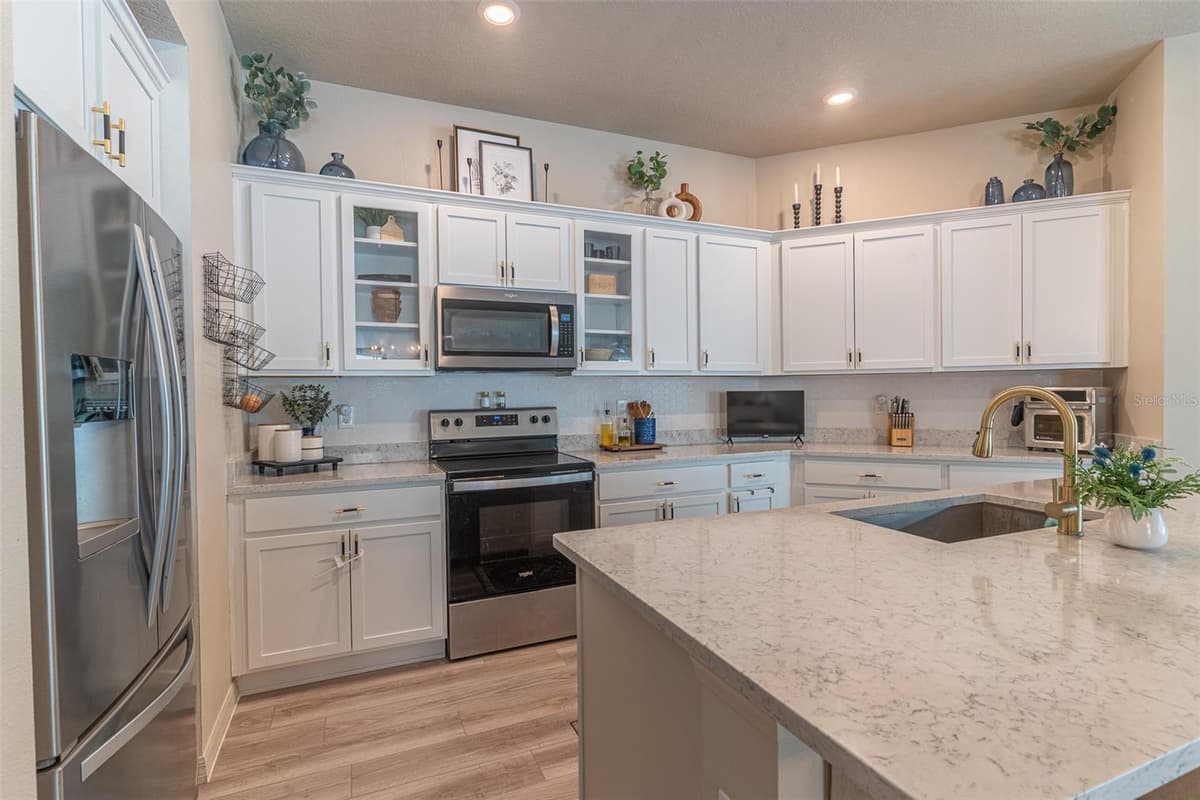 615 VALRI PARK DRIVE — photo 9 of 37