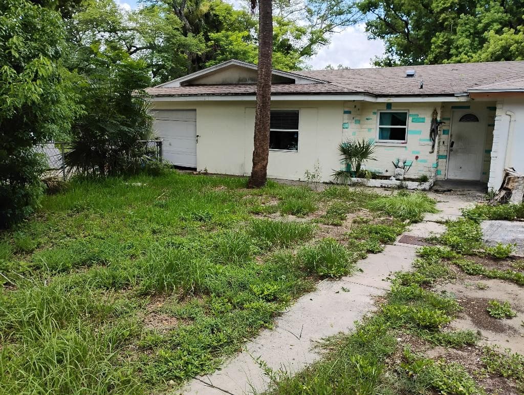 2157 RAILROAD AVENUE — photo 2 of 2