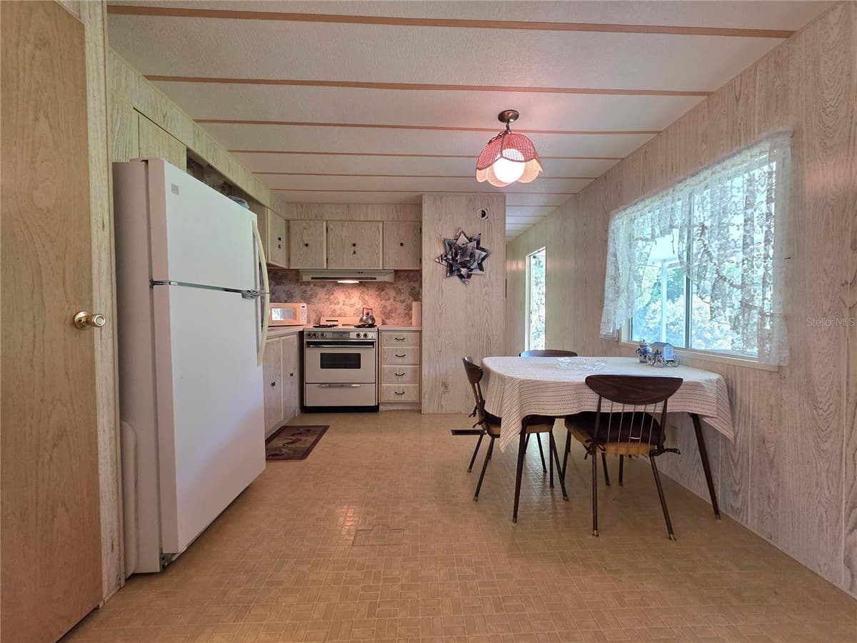 33600 ISABELLE DRIVE — photo 34 of 61
