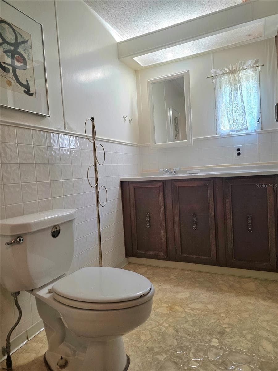 33600 ISABELLE DRIVE — photo 18 of 61