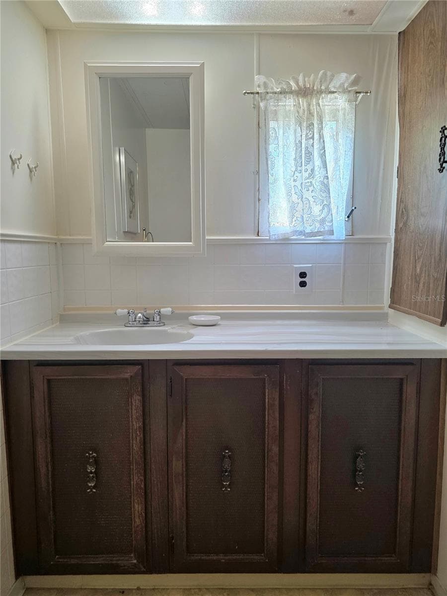 33600 ISABELLE DRIVE — photo 19 of 61