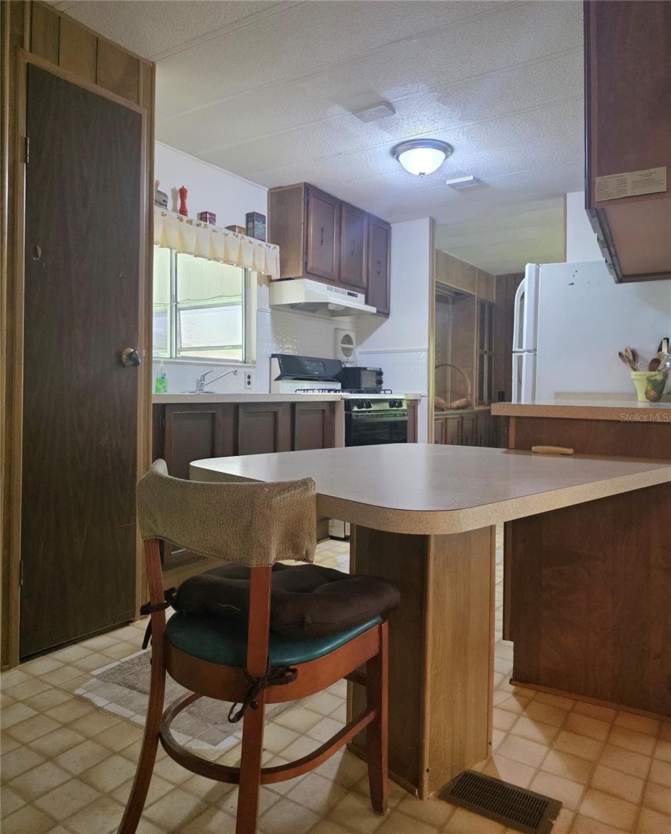 33600 ISABELLE DRIVE — photo 10 of 61