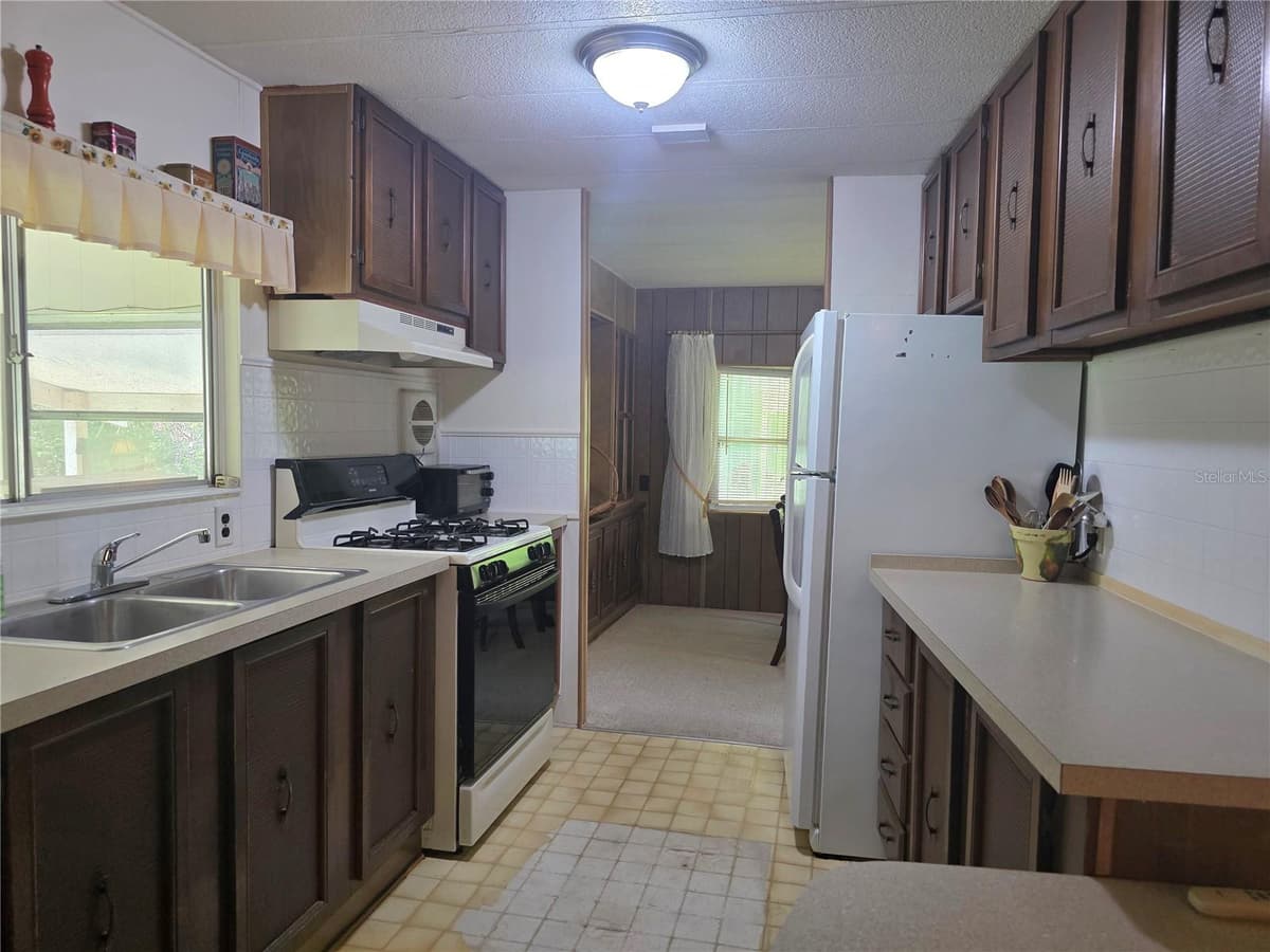 33600 ISABELLE DRIVE — photo 11 of 61