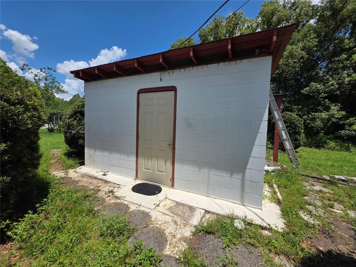 33600 ISABELLE DRIVE — photo 5 of 61