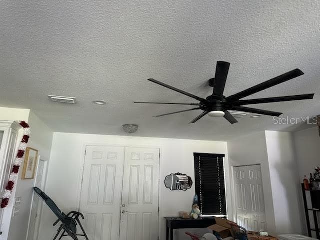 5040 48TH COURT — photo 9 of 47
