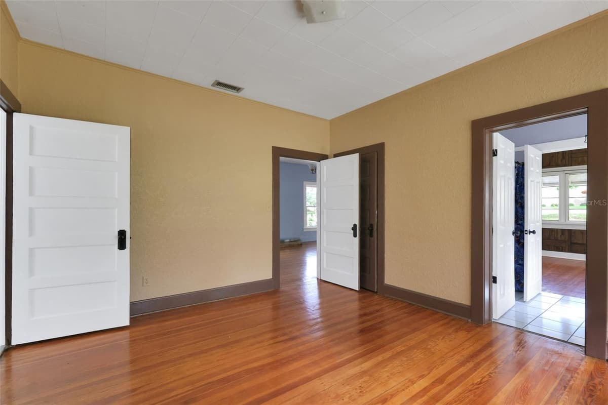742 HIBISCUS AVENUE — photo 2 of 21