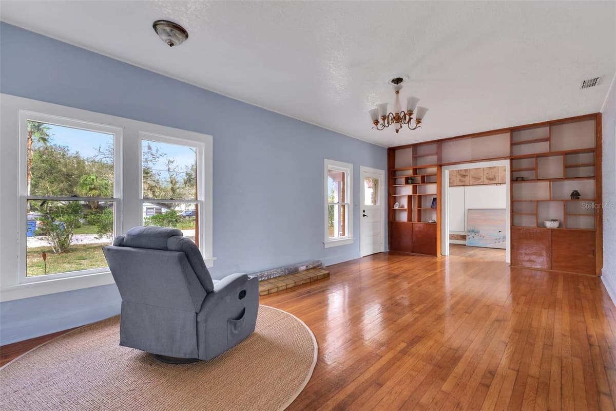 742 HIBISCUS AVENUE — photo 3 of 21