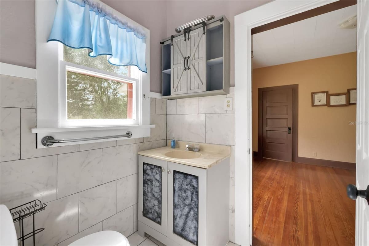742 HIBISCUS AVENUE — photo 11 of 21