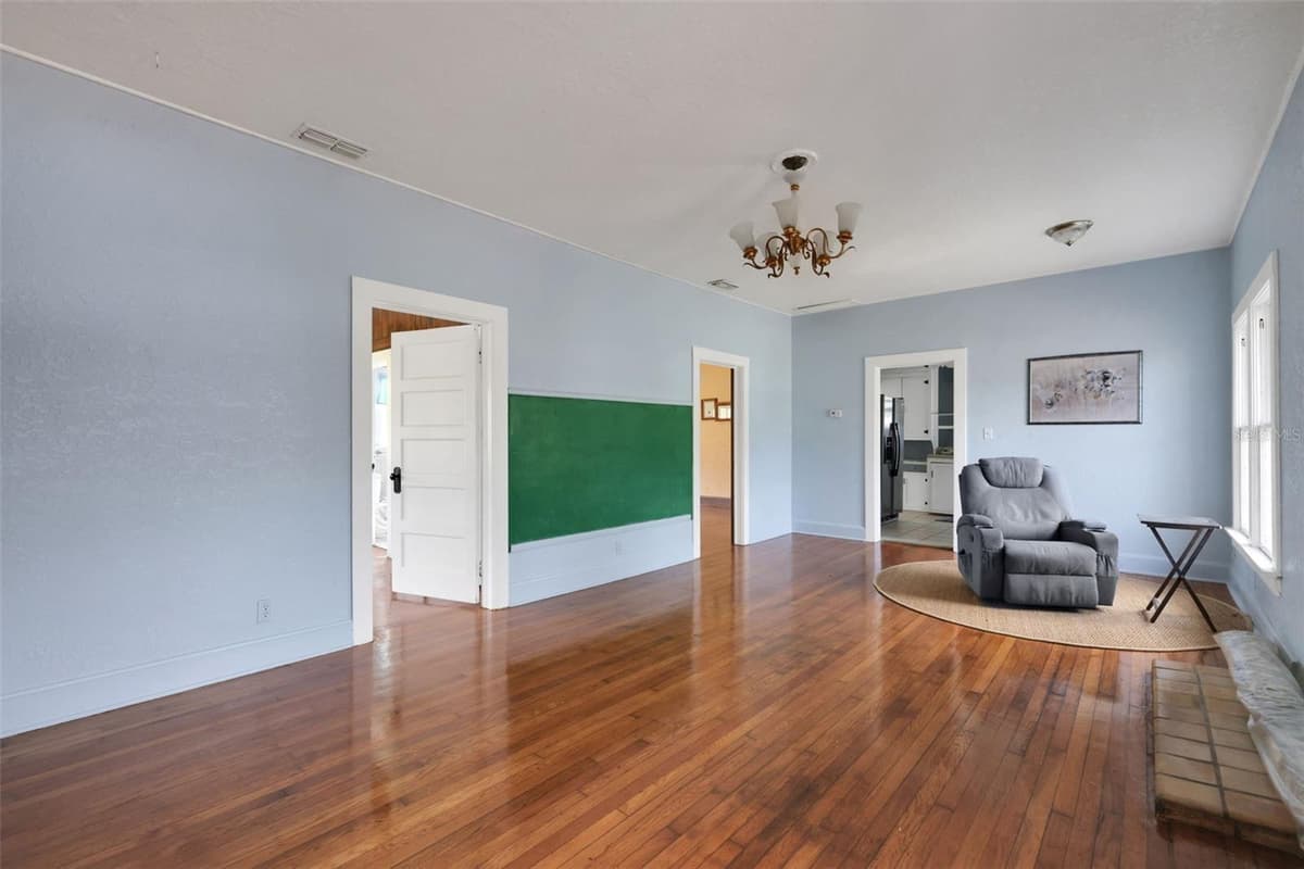 742 HIBISCUS AVENUE — photo 4 of 21