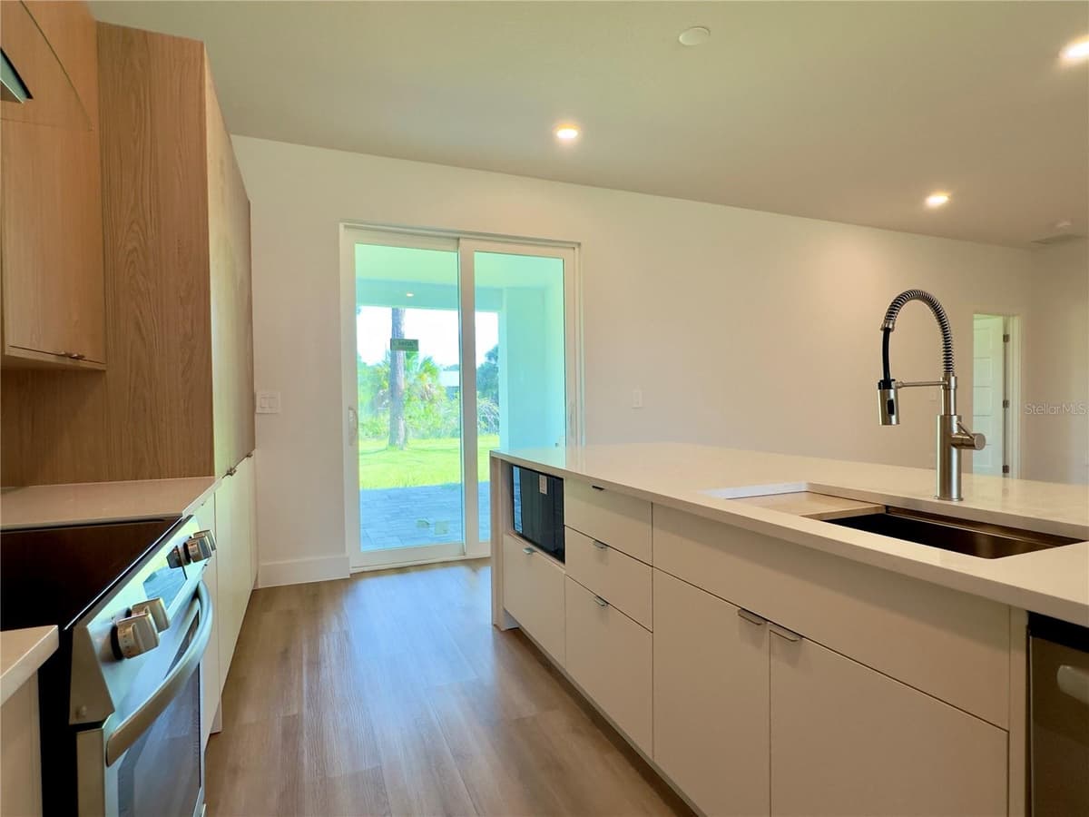 140 LINDA LEE DRIVE — photo 18 of 72