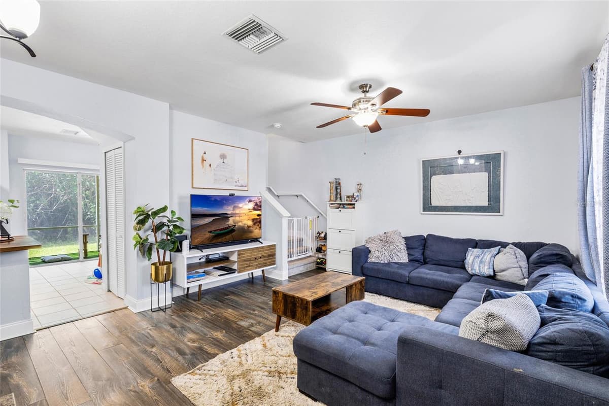 6105 OLIVEDALE DRIVE — photo 10 of 48