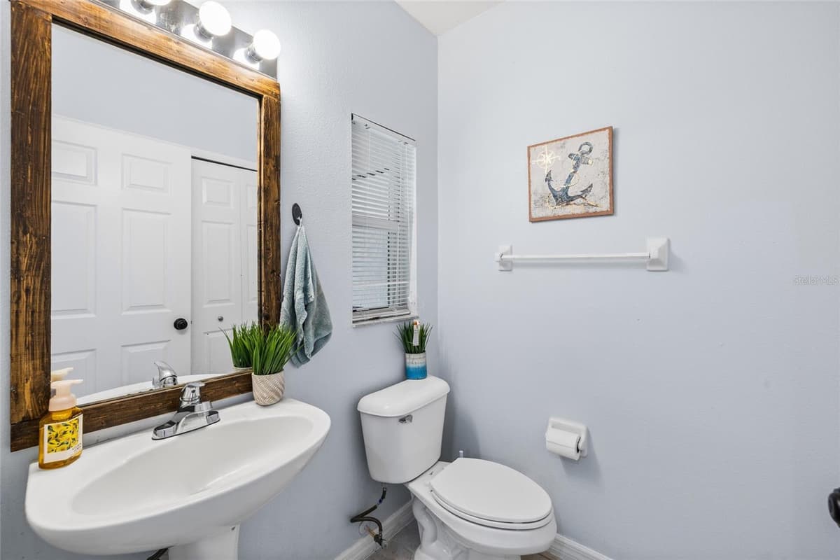 6105 OLIVEDALE DRIVE — photo 18 of 48