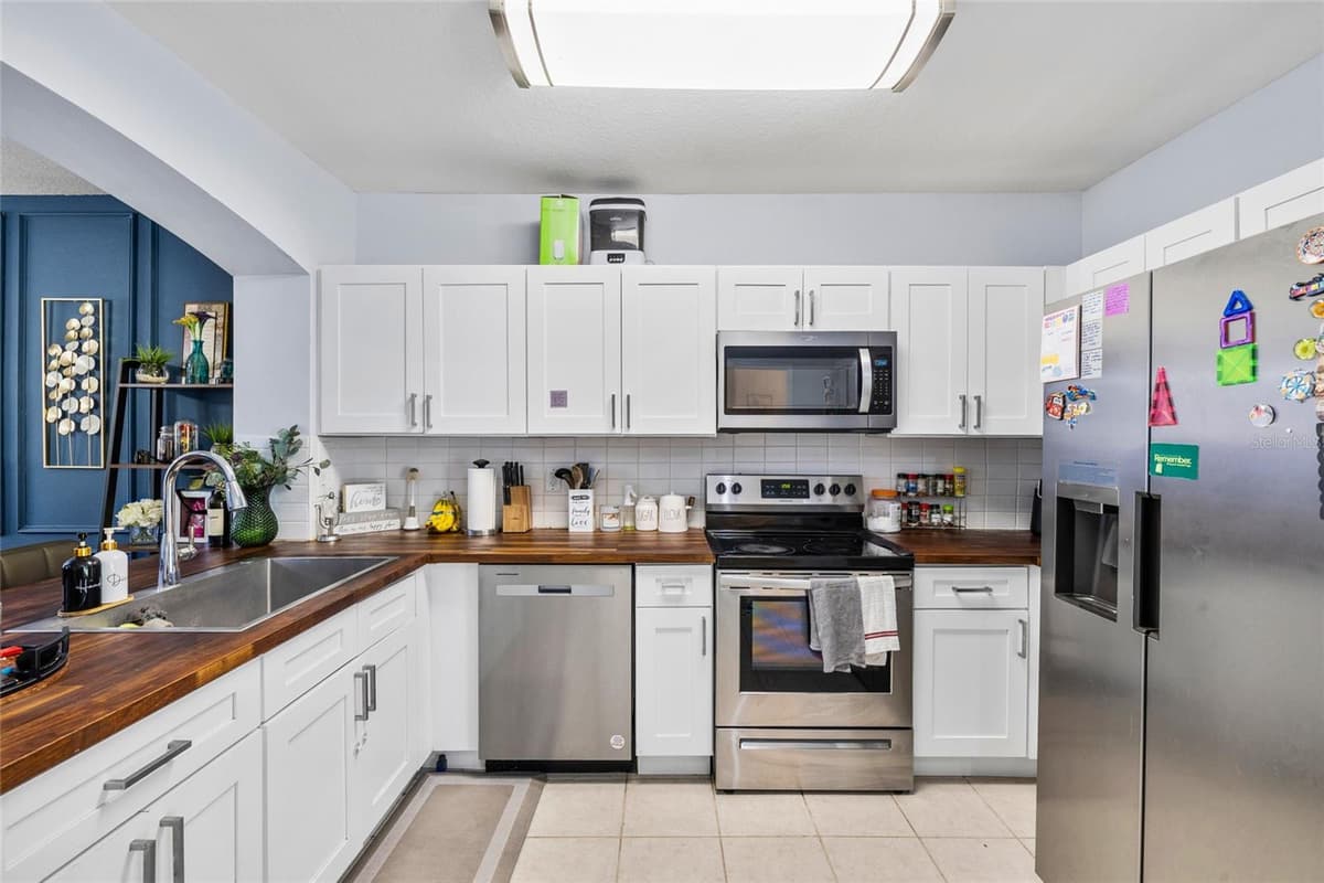 6105 OLIVEDALE DRIVE — photo 13 of 48