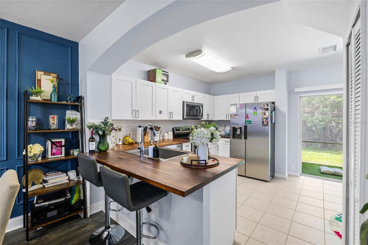 6105 OLIVEDALE DRIVE — photo 12 of 48