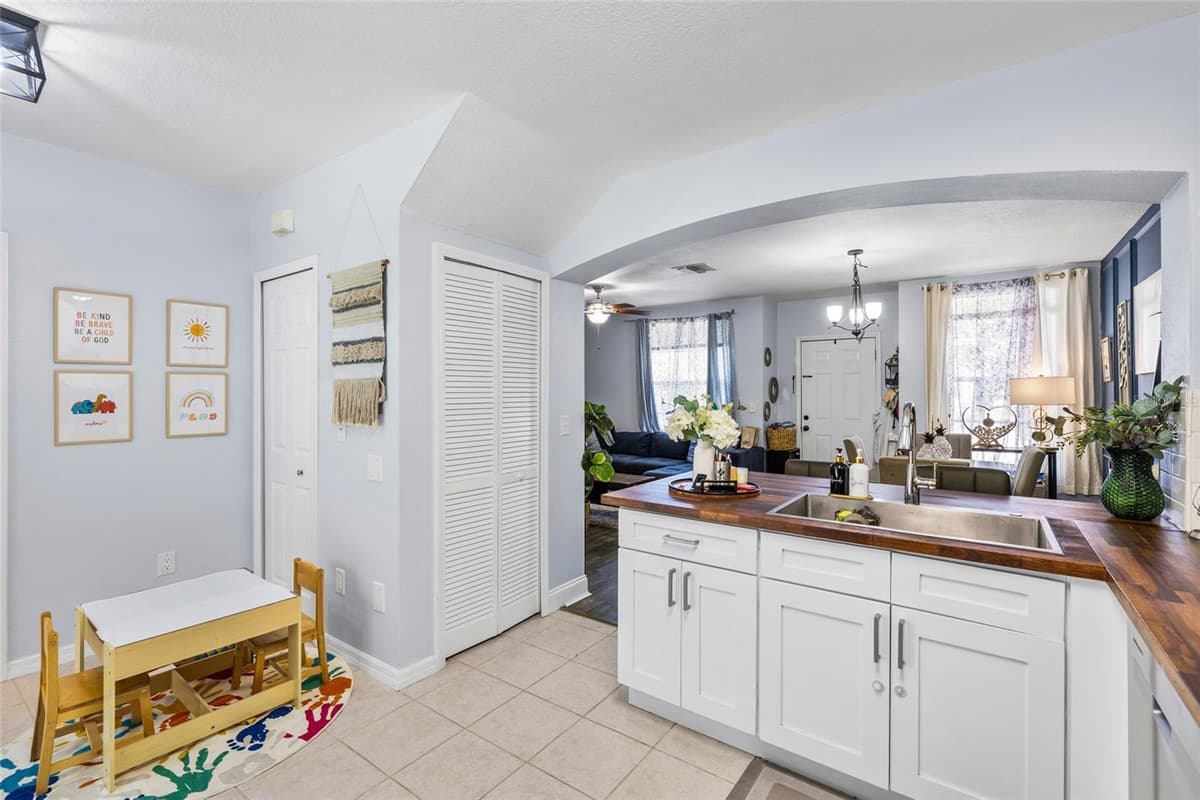 6105 OLIVEDALE DRIVE — photo 16 of 48