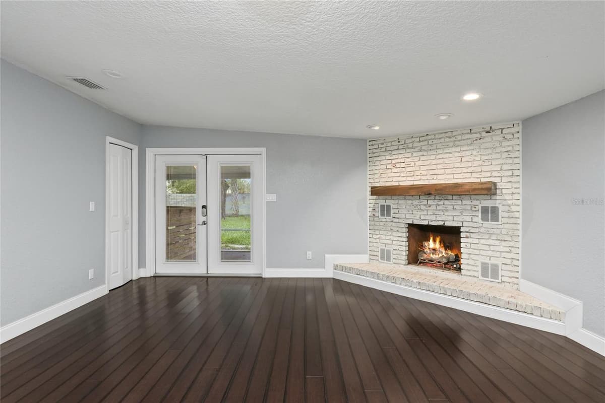 1520 CHURCH AVENUE — photo 3 of 33