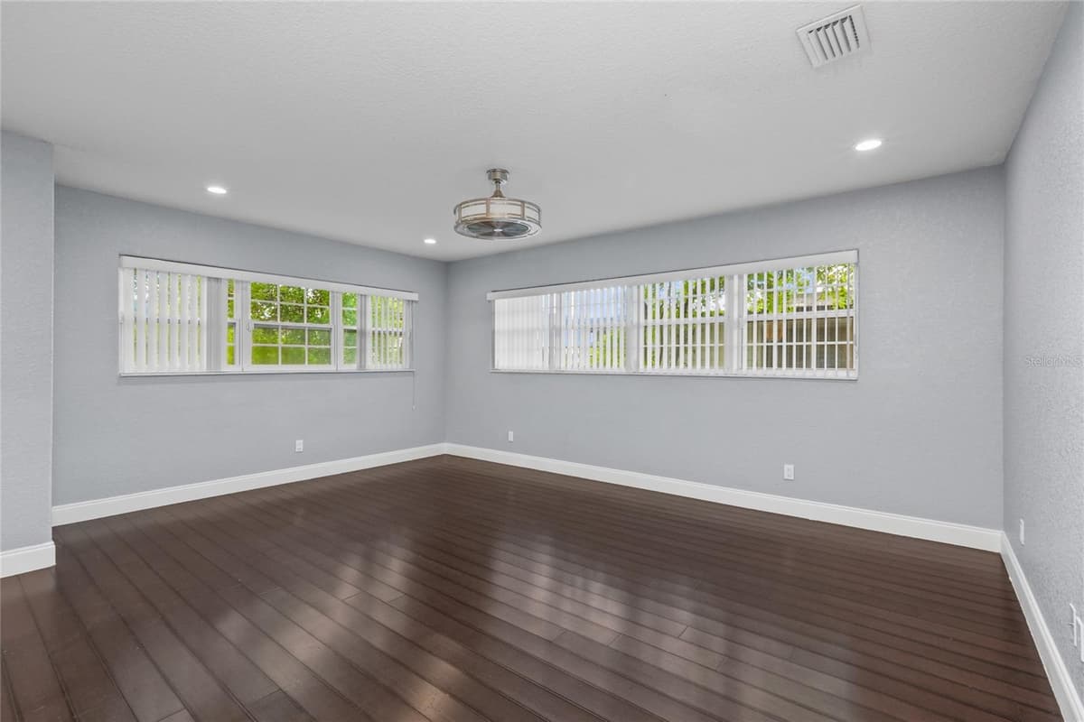 1520 CHURCH AVENUE — photo 14 of 33