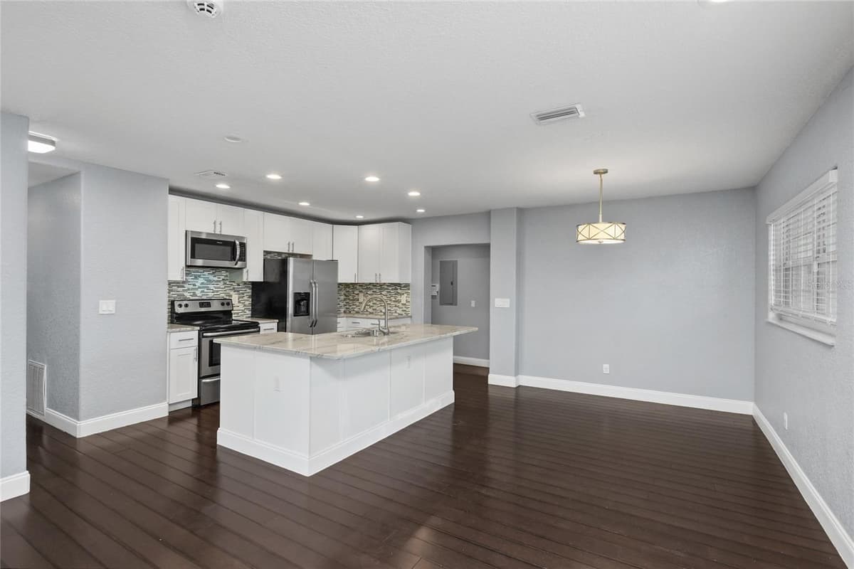 1520 CHURCH AVENUE — photo 12 of 33