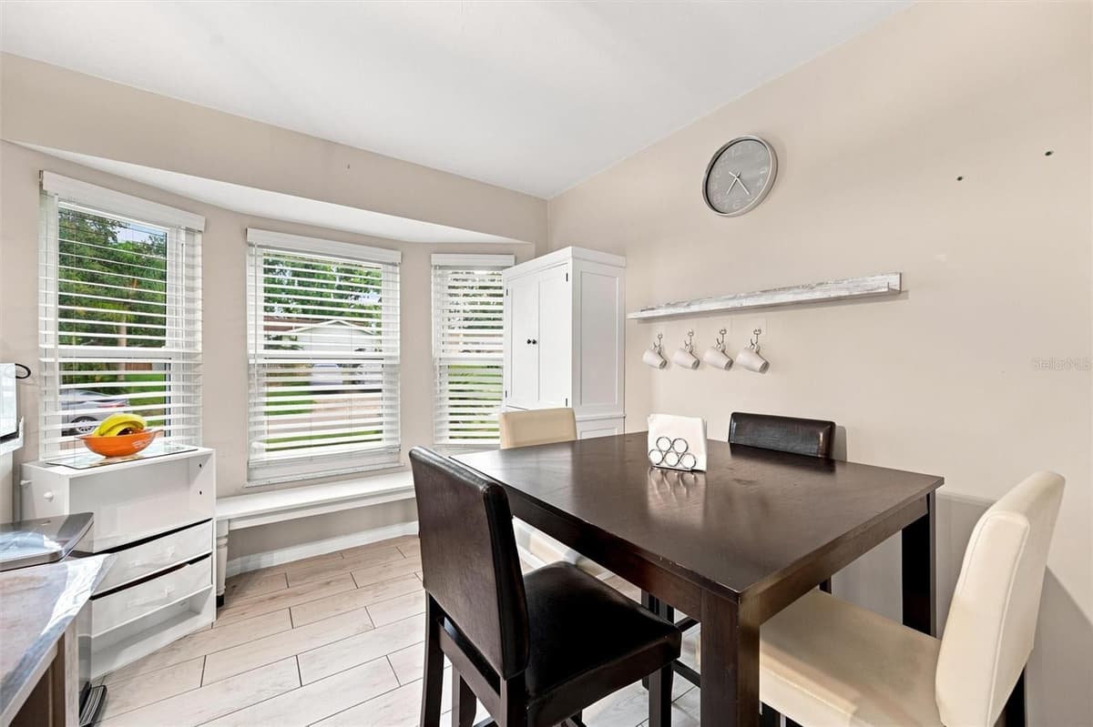 670 KIRKLAND CIRCLE — photo 11 of 47