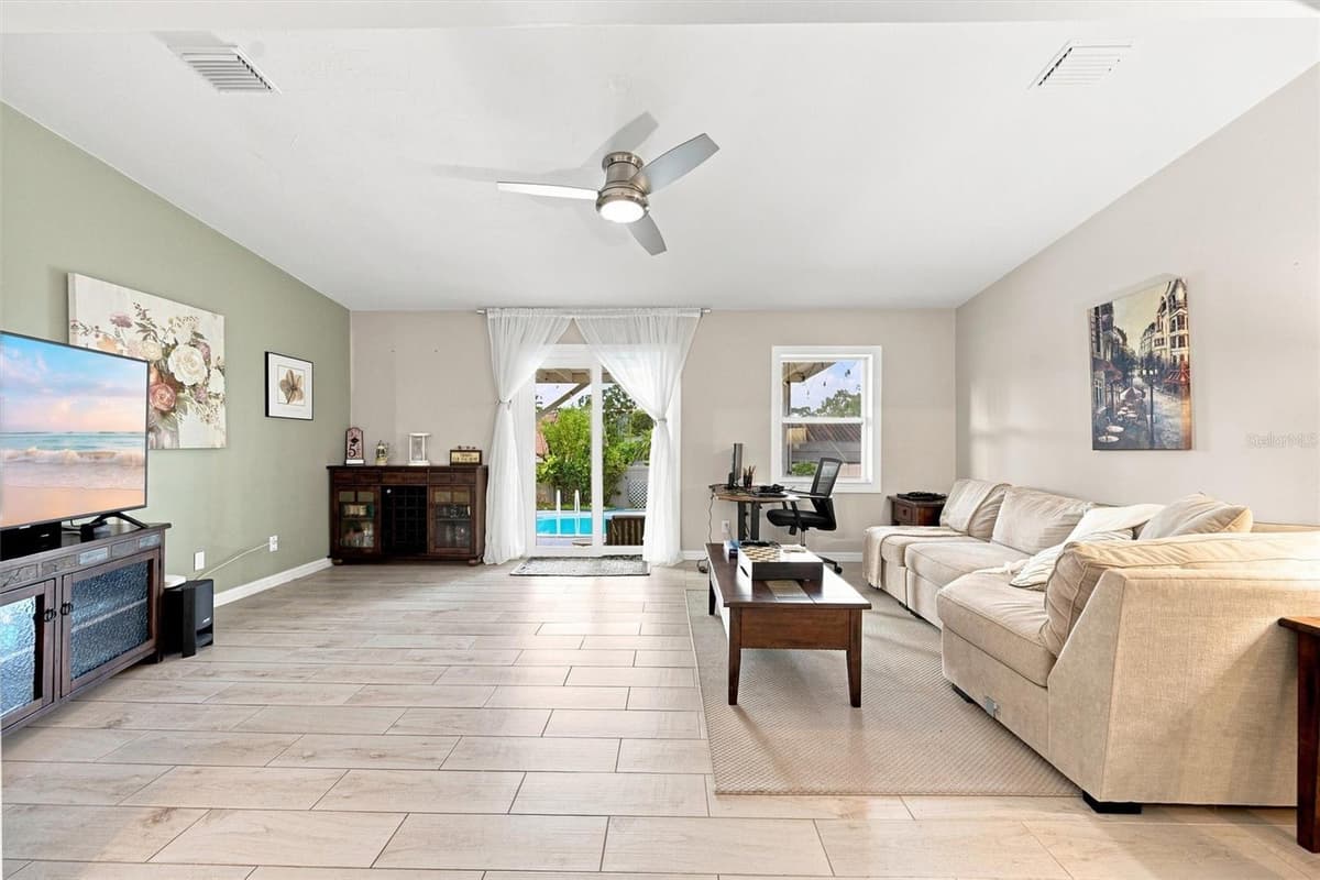 670 KIRKLAND CIRCLE — photo 3 of 47