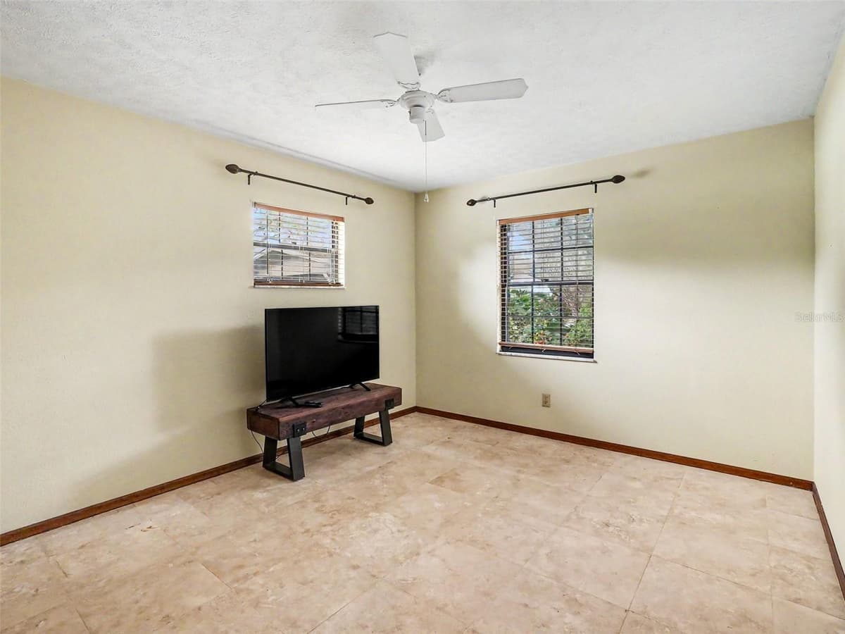 4870 CITRUS OAK LANE — photo 25 of 38