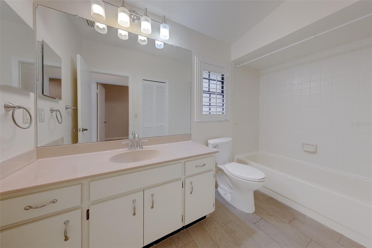 2022 NASH DRIVE — photo 32 of 48