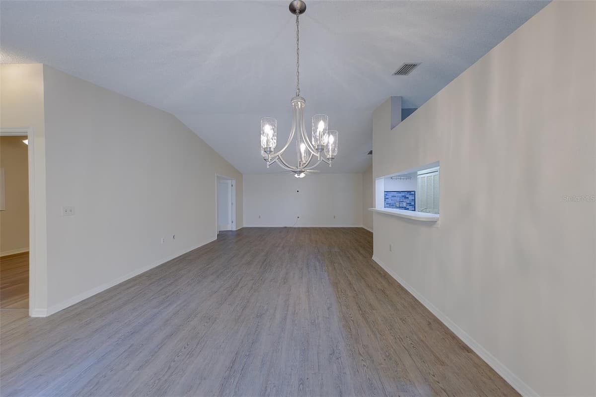 2022 NASH DRIVE — photo 7 of 48