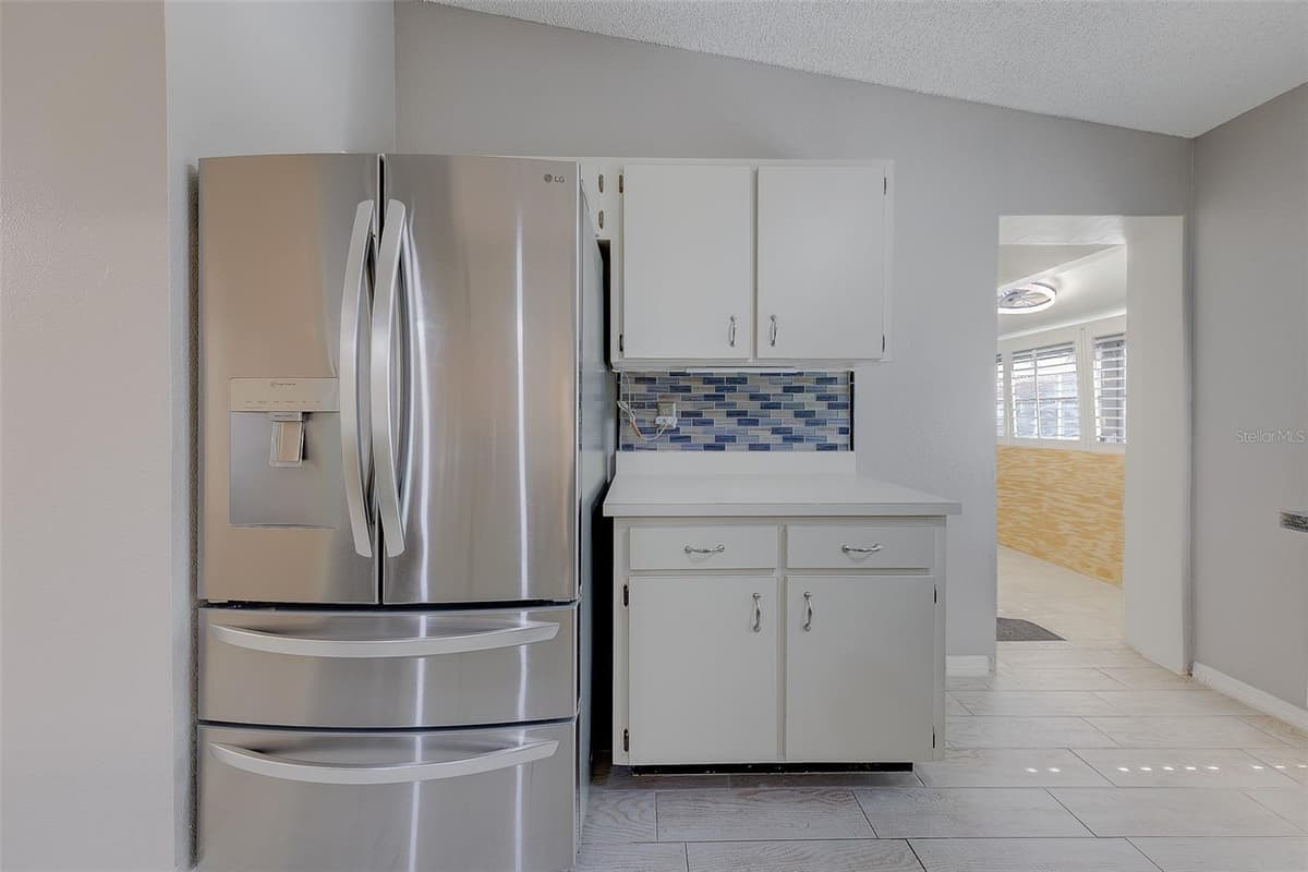 2022 NASH DRIVE — photo 14 of 48