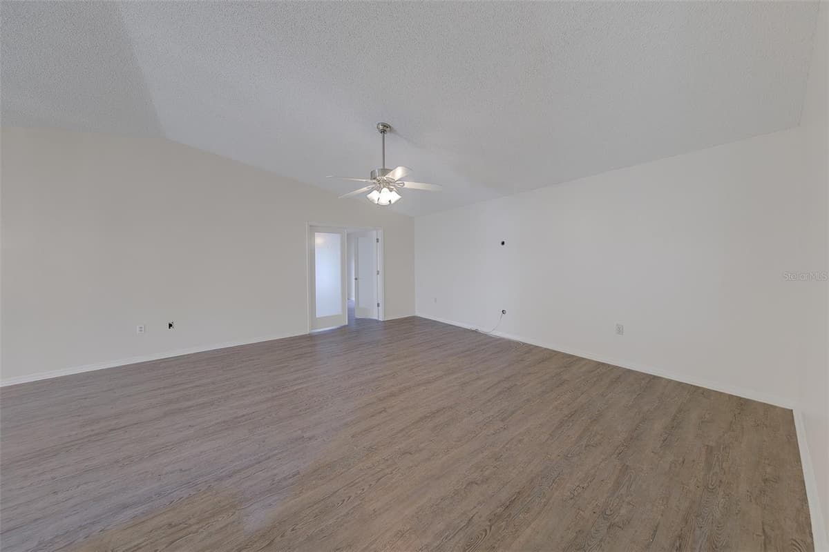 2022 NASH DRIVE — photo 8 of 48
